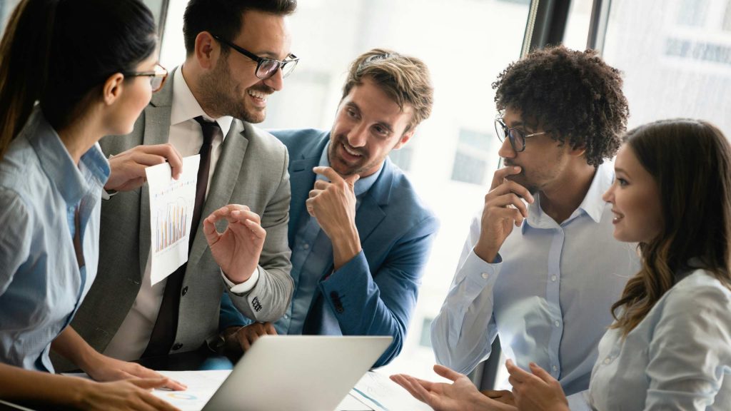 ePaper von PFIF zu Förderstrategien für Unternehmen, um mit Fördermitteln Finanzierungssicherheit zu schaffen.