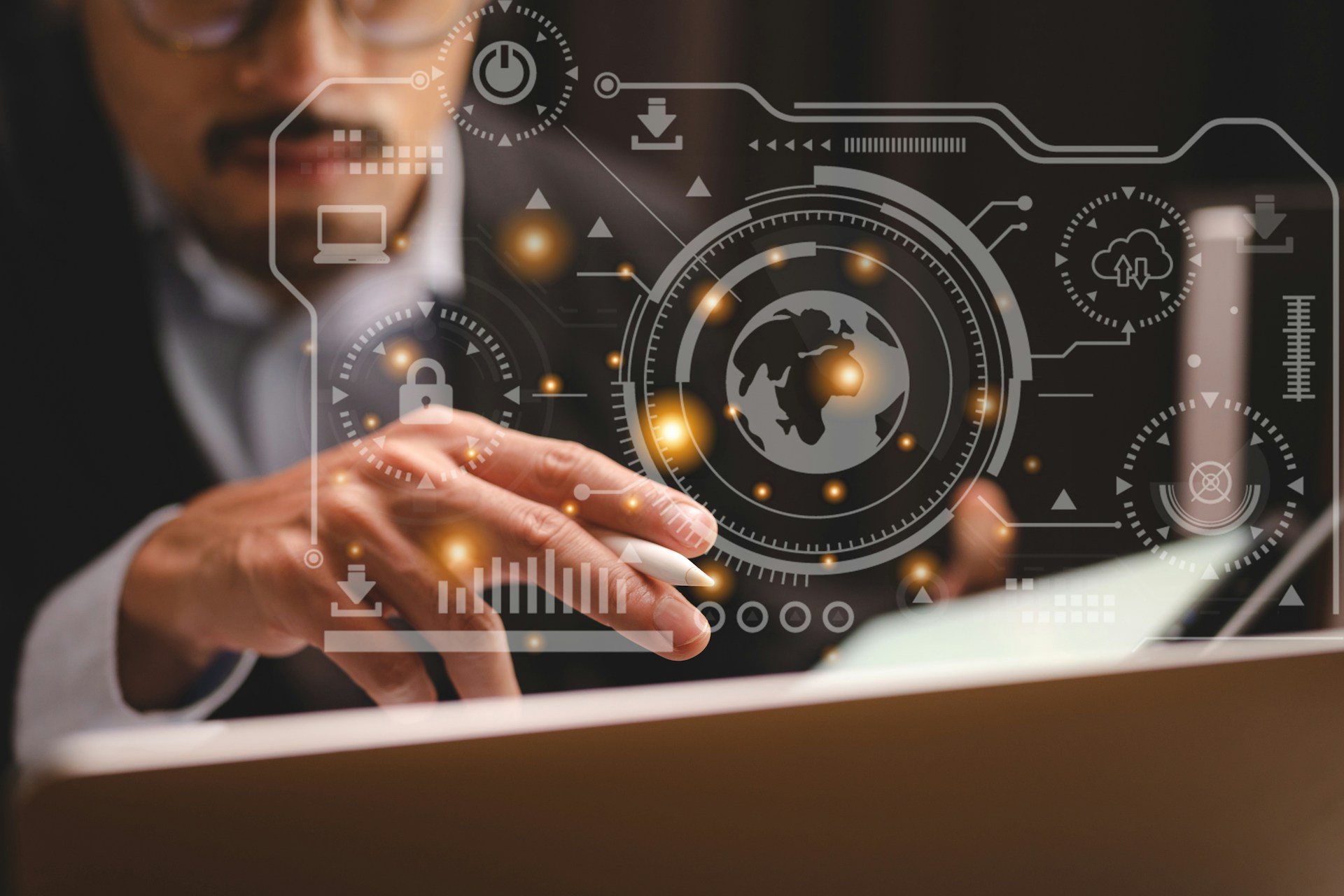 Fördermittel für innovative Unternehmen unterstützen Digitalisierungs- und Innovationsvorhaben. Das Bild zeigt moderne Technologien, Vernetzung und Datensicherheit im Unternehmenskontext.